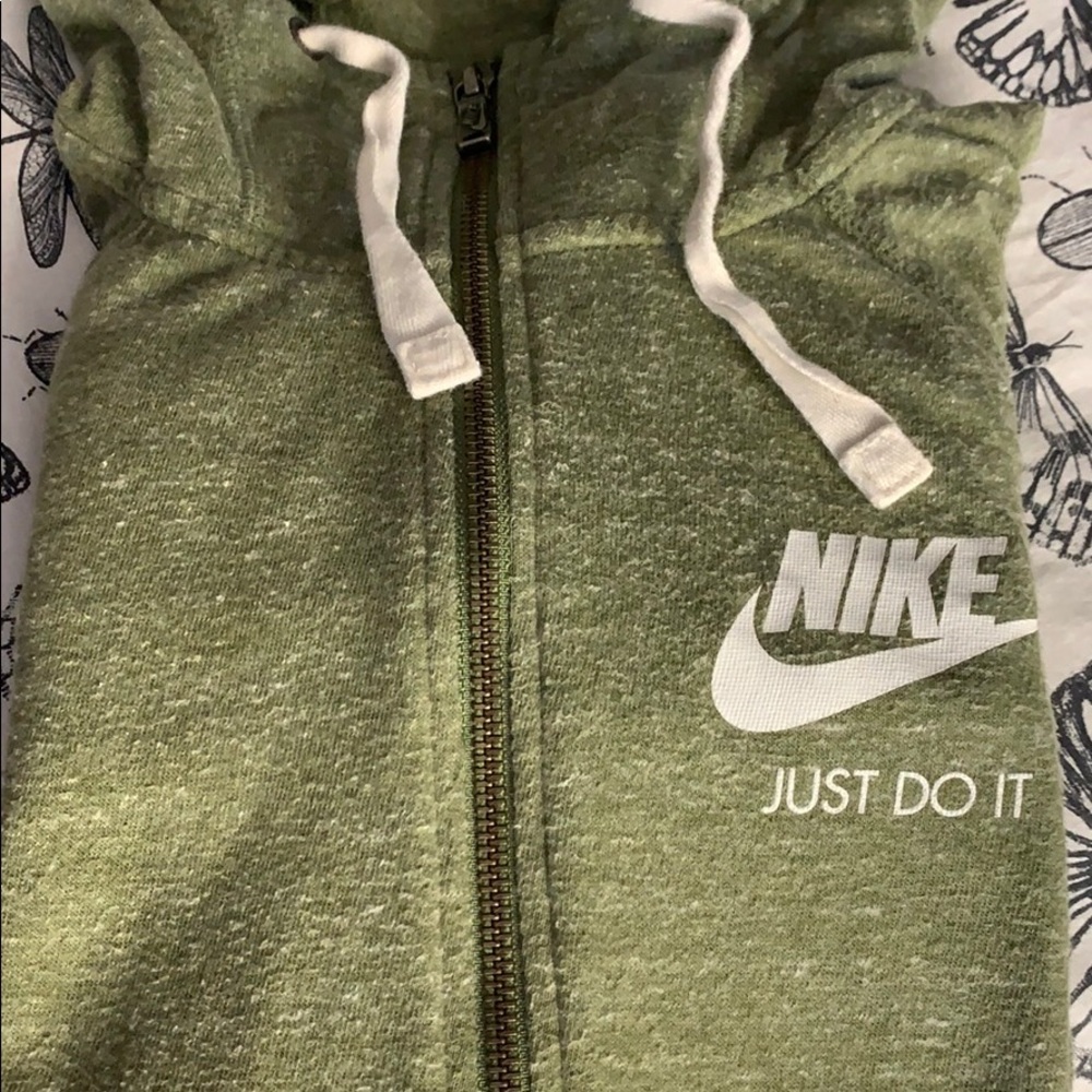 Nike jacket - Picture 2 of 3
